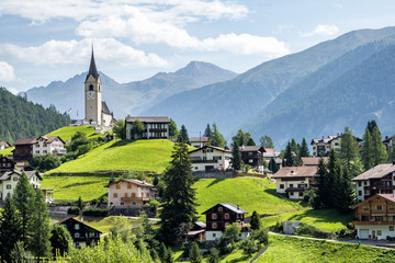 Fototapeta na wymiar Schweiz - Graubünden - Schmitten am Albula