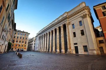 Fotobehang Piazza di Pietra, Tempio di Adriano, Roma © fabiomax