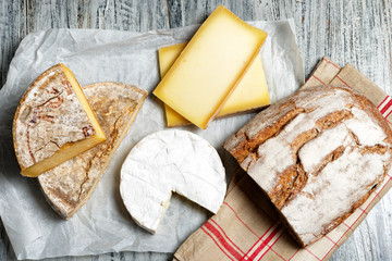 Different french cheeses with a bread