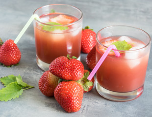 Strawberry juice with ice and strawberry pieces