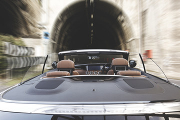 Obraz premium retro car and tunel