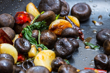 Stir-Fried Barometer Earthstars mushroom