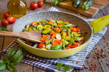 Cooked mixed vegetables on fruing pan