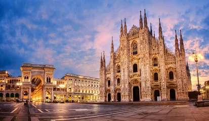 Foto op Plexiglas Europese plekken Kathedraal van Milaan bij zonsopgang, Italië