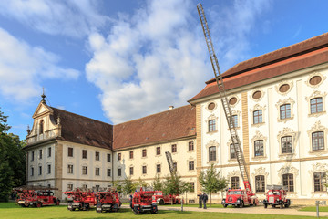 Fototapeta na wymiar Landes Feuerwehr Oldtimertreffen im Kloster Obermarchtal am 20.08.2017