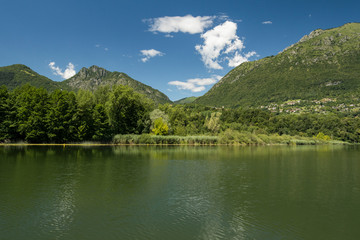 Naklejka na ściany i meble Riserva naturale Lago di Piano (Porlezza)