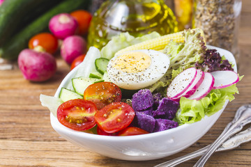 Mixed chef's salad.Mixed chef's salad.Avocado