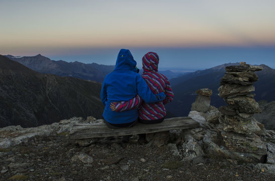 Amore in Quota al Tramonto