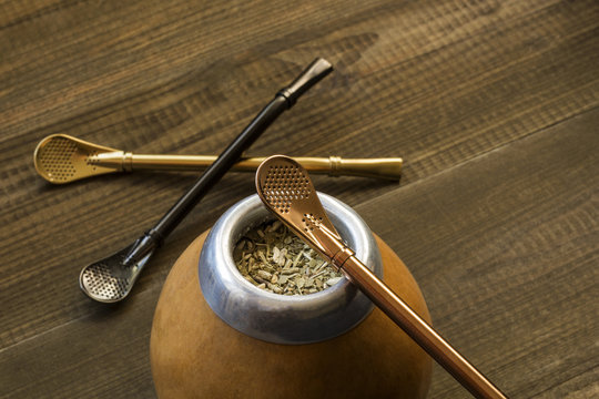 yerba mate with accesories