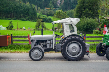 historical tractor © Roland
