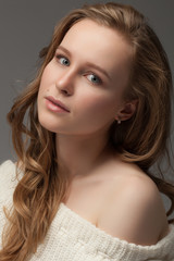 Naklejka premium girl in the studio
