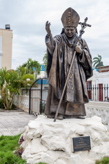 HOLGUIN,  CUBA - JAN 28, 2016: Statue of Jean Paul II in Holguin. - obrazy, fototapety, plakaty