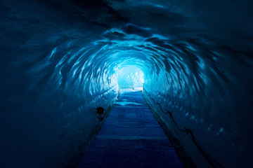 Tunnel in der Eisgrotte des Mer de Glace, Montenvers, Chamonix