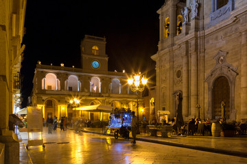 Marsala (Trapani, Italy) - Notturno della piazza centrale del paese con la chiesa madre e Palazzo della Loggia
