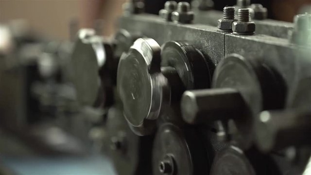 Metal Machine Nobs Going In Circle - Focus Pull II 