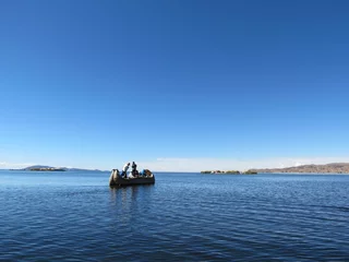Foto op Canvas titicaca lagoon - typical boat made with "torora" - Puno - Peru © anibal