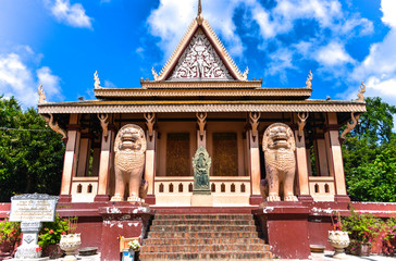 Naklejka premium Wat Phnom is a Buddhist temple located in Phnom Penh, Cambodia. It is the tallest religious structure in the city.