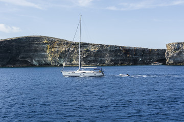 Fototapeta na wymiar Yacht at the island Comino