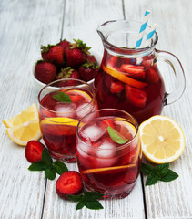 Lemonade with strawberries