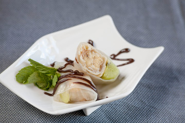  Rolls with banana and kiwi