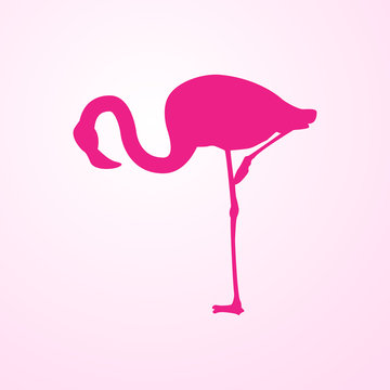 Icono plano flamingo agachado en fondo degradado rosa