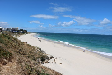 Fototapeta na wymiar Summer in Cottesloe Beach at Indian Ocean, Western Australia 