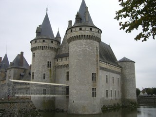 Fototapeta na wymiar Château de sully sur Loire, Loiret, France