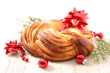 cinnamon roll cake for christmas