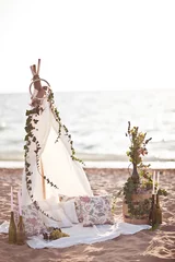 Papier Peint photo autocollant Pique-nique Summer Picnic with fruits and wine on sunset near sea