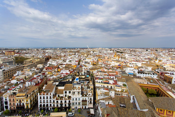 Fototapeta na wymiar Aerial view of the city of Seville from the Giralda