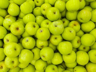 Unripe apple