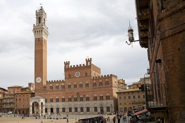 Obraz premium Piazza del Campo, Palazzo Pubblico and Torre del Mangia, Siena, Tuscany, Italy
