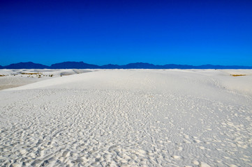 Fototapeta na wymiar White Sands National Monument: White New Desert Desert