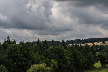 Unter Wolken