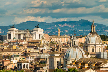 Fototapeta na wymiar View of Rome from the castle
