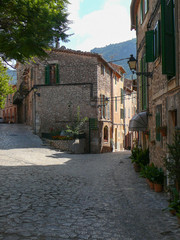 Fototapeta na wymiar View of the city of Valldemossa