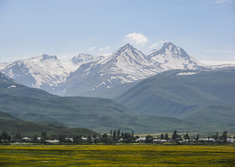 Fototapeta premium gebirgskette, Seidenstrasse, hauptstrasse, provinz vajota dzor, armenien, Asien