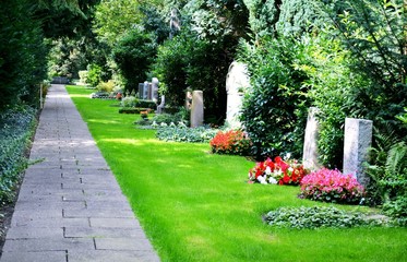 Gräber auf dem Friedhof