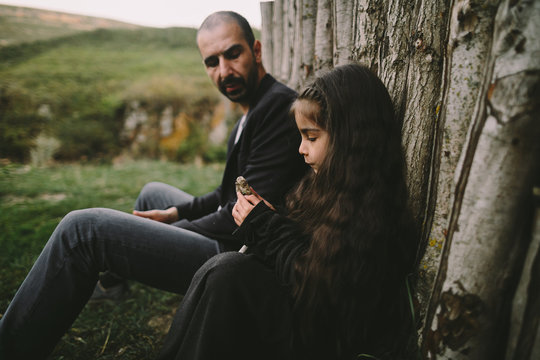 _?onversation of man and little girl