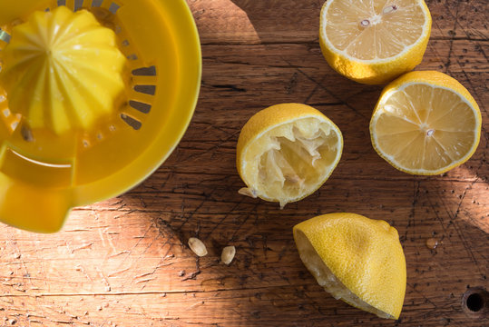 Cutting Lemons for Lemonade