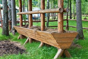 Feeding trough for horses