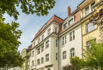 altbau wohnungen wie in  berlin köln münchen - obrazy, fototapety, plakaty