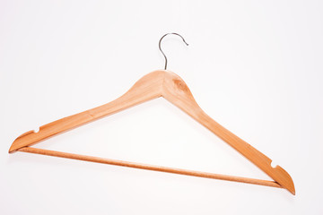 Kleiderbügel aus Holz isoliert