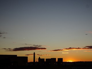 vibrant sunset in Washington D.C. with the Washington Monument i