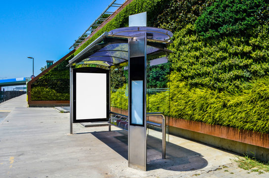 Busstop Ad Billeder – Gennemse 1,011 stockfotos, vektorer og videoer |  Adobe Stock