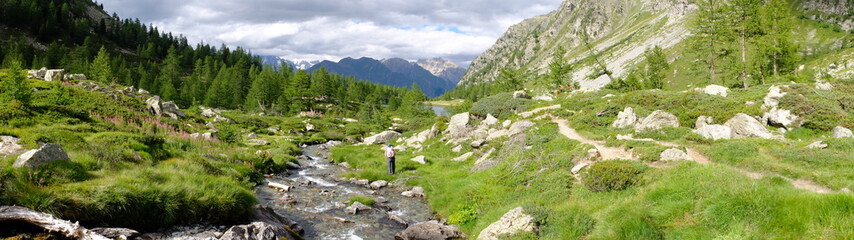 Fototapeta na wymiar Lac d'Arpy (Vallée d'Aoste)