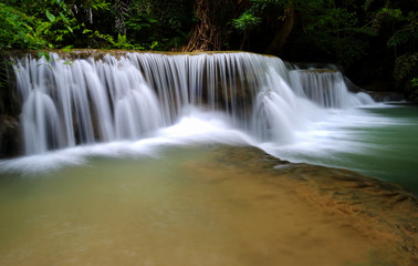 Obraz premium waterfall huay mae khamin in Kanchanaburi province,Thailand