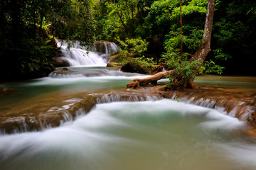 Obraz premium waterfall huay mae khamin in Kanchanaburi province,Thailand