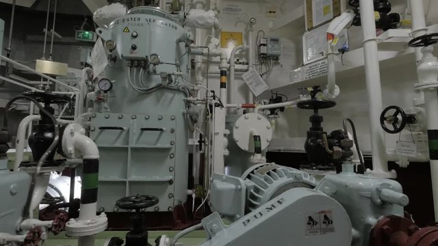 Oily water separator of ship