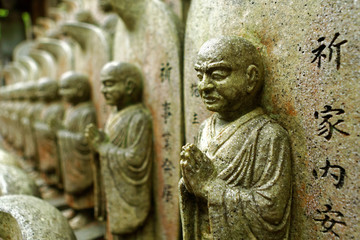 Tombes bouddhistes